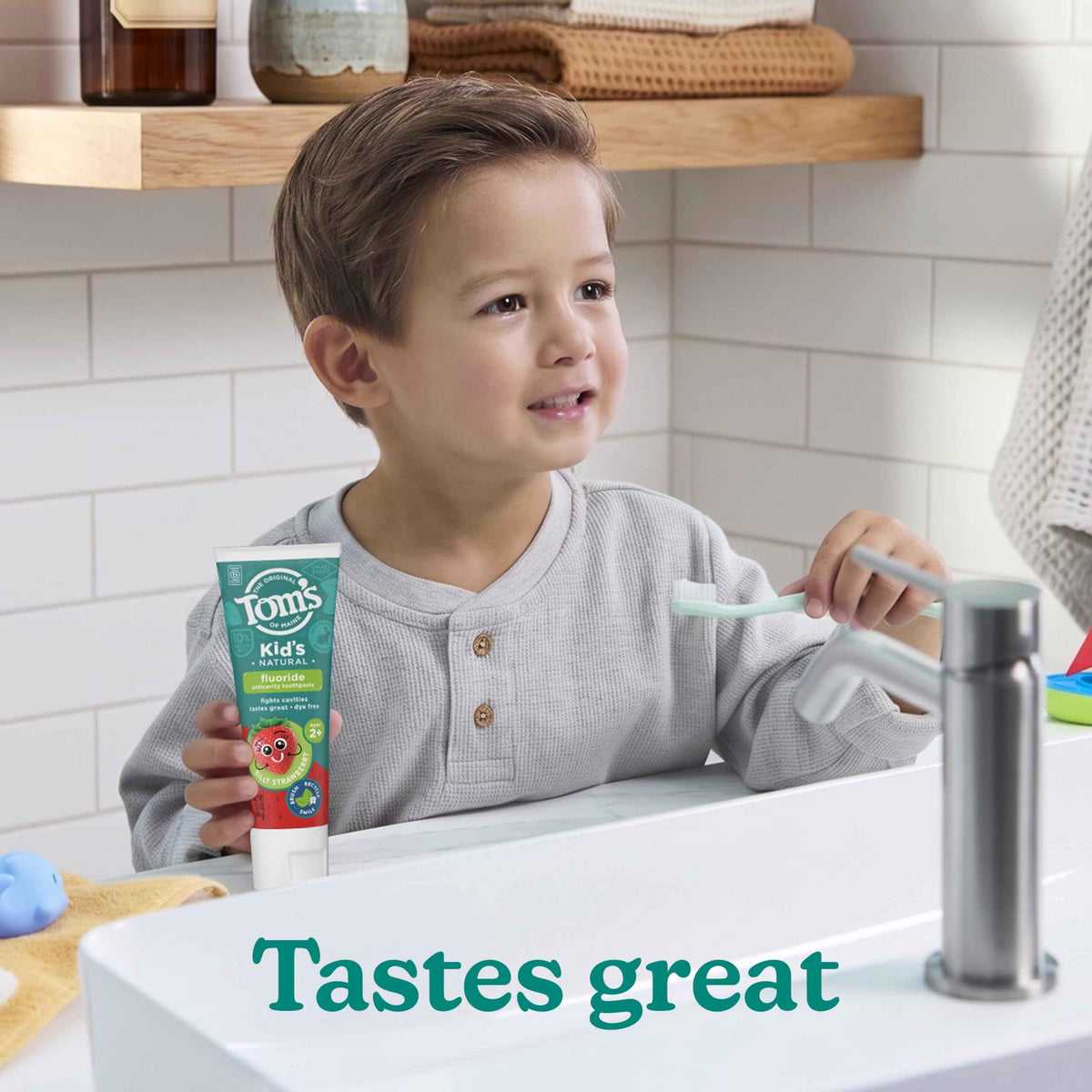 Tom’s of Maine Natural Kids Fluoride Toothpaste, 3 Pack, For Kids Ages 2 and Up, Great Toddler Toothpastes, No Artificial Flavors, Dyes